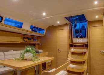 Rent a sailboat in Lefkas Marina - Dufour 460