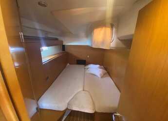 Rent a sailboat in Lefkas Marina - Jeanneau 53