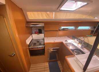 Rent a sailboat in Lefkas Marina - Jeanneau 53