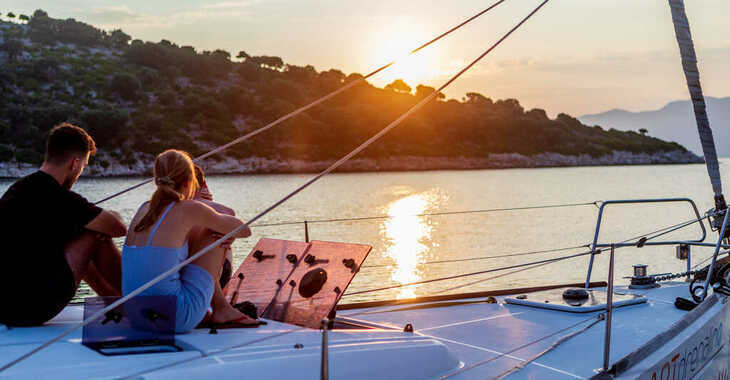 Alquilar velero en Puerto de Lefkas - Sun Odyssey 479 Full refit 2024 ( new Bimini - Spray hood - new exterior cushions - new outboard )