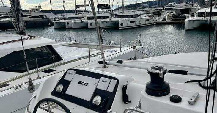 Rent a catamaran in Marina Baotić - Lagoon 42