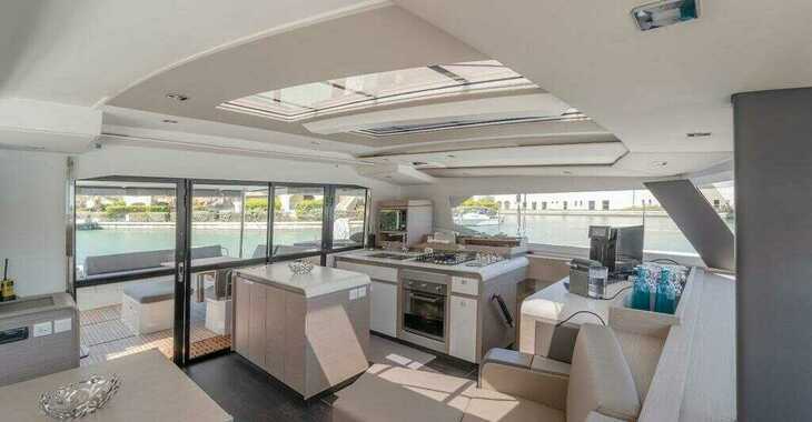 Alquilar catamarán en Porto Capo d'Orlando Marina - Aura 51 - Luxury Experience