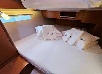 Rent a sailboat in Porto Capo d'Orlando Marina - Dufour 390 