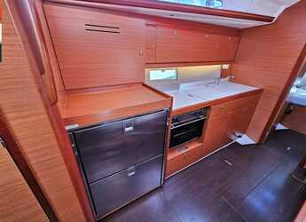 Rent a sailboat in Porto Capo d'Orlando Marina - Dufour 390 