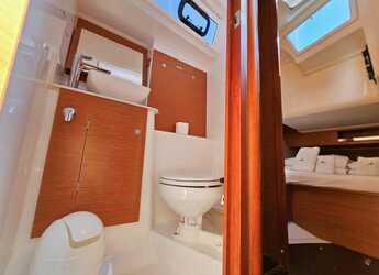 Rent a sailboat in Porto Capo d'Orlando Marina - Dufour 390 