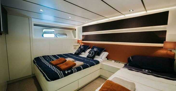 Rent a yacht in Monte Real Club de Yates de Baiona - Akhir 22