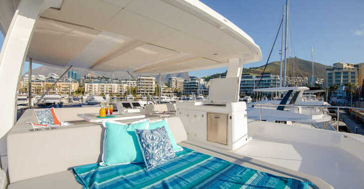 Rent a power catamaran in Palm Cay Marina - Moorings 534 PC/8+1 (Exclusive Plus)