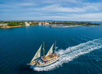Rent a schooner in Matejuska port - Gulet Adriatic Breeze