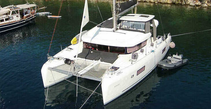 Rent a catamaran in Marmaris Yacht Marina - Lagoon 42 - 4 Cabin