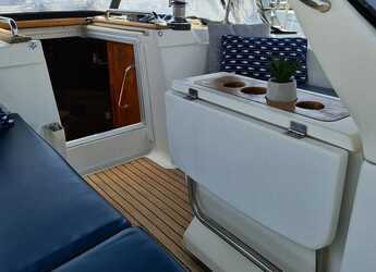 Rent a sailboat in Kavala - Marina Perigialiou - Bavaria 42