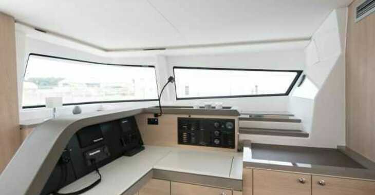 Rent a catamaran in Marina Uturoa - Bali 5.4 - 6 + 2 cab.