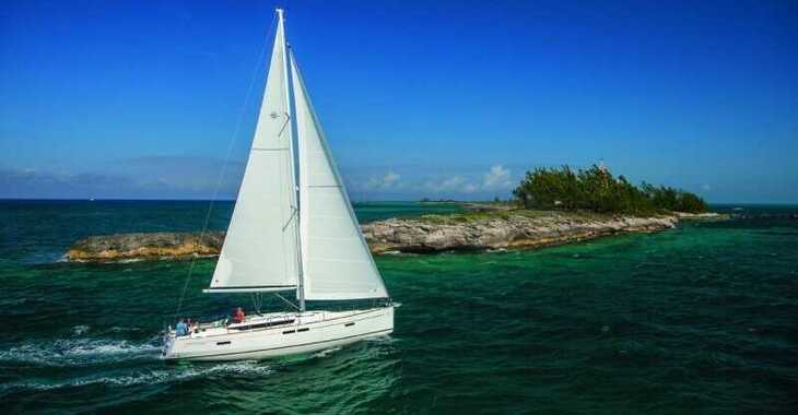 Rent a sailboat in Alimos Marina - Sun Odyssey 479 - 4 cab.