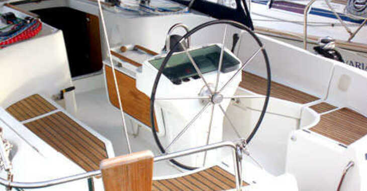 Rent a sailboat in Poseidon Marina - Oceanis 411 Clipper
