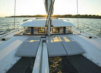 Rent a catamaran in La Maddalena (Cala Gavetta) - Excess 11