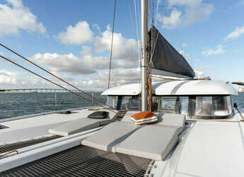 Rent a catamaran in La Maddalena (Cala Gavetta) - Excess 11