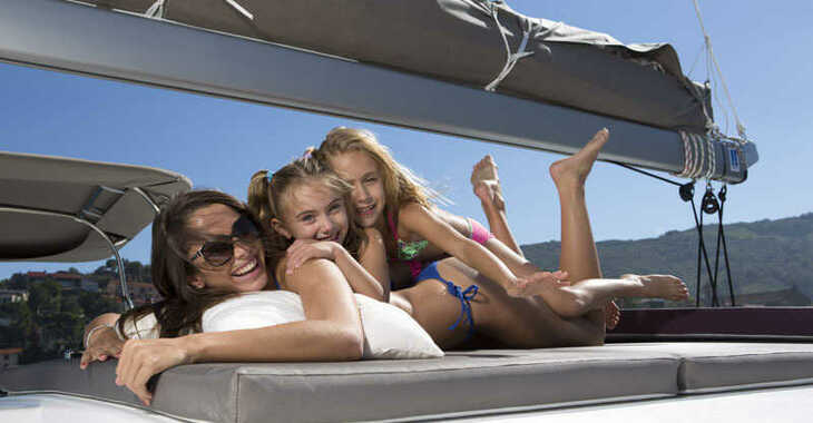 Rent a catamaran in Baie Ste Anne - Bali 4.5 - 4 + 2 cab.