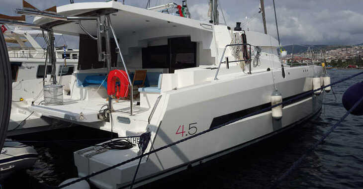 Rent a catamaran in Baie Ste Anne - Bali 4.5 - 4 + 2 cab.