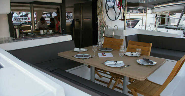 Rent a catamaran in Baie Ste Anne - Bali 4.5 - 4 + 2 cab.