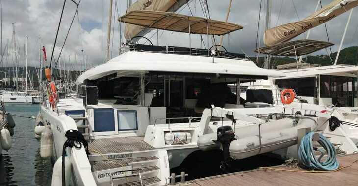 Rent a catamaran in Maya Cove, Hodges Creek Marina - Lagoon 620 - 6 + 2 cab.
