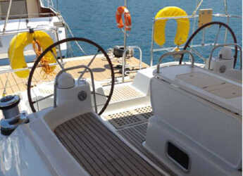 Chartern Sie segelboot in Kalkara Marina - Jeanneau 53