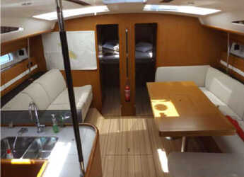 Chartern Sie segelboot in Kalkara Marina - Jeanneau 53