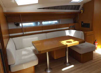 Chartern Sie segelboot in Kalkara Marina - Jeanneau 53