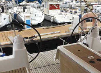 Chartern Sie segelboot in Kalkara Marina - Dufour 450 GL