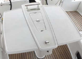 Chartern Sie segelboot in Kalkara Marina - Oceanis 50 Family