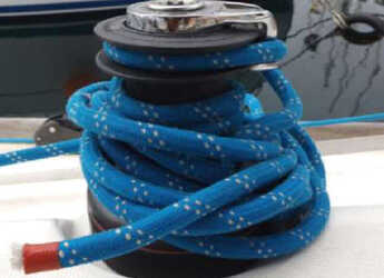 Chartern Sie segelboot in Kalkara Marina - Dufour 365