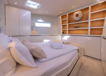 Louer voilier à Marina Kastela - CNB 76