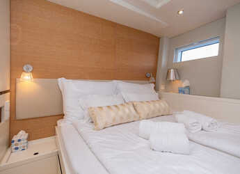 Louer voilier à Marina Kastela - CNB 76