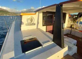 Chartern Sie motorkatamaran in Matejuska port - Luna 47 Power