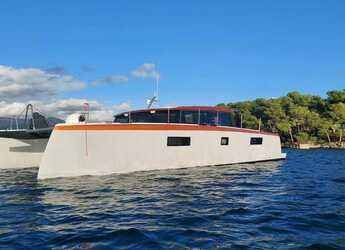Chartern Sie motorkatamaran in Matejuska port - Luna 47 Power