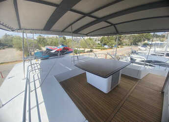 Rent a catamaran in Alimos Marina - Bali 5.8 - 6 + 2 cab.
