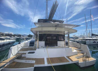 Rent a catamaran in Alimos Marina - Bali 5.8 - 6 + 2 cab.