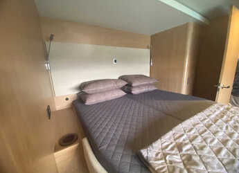 Rent a catamaran in Alimos Marina - Bali 5.8 - 6 + 2 cab.