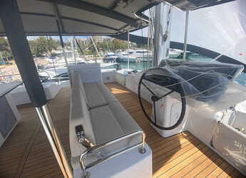 Rent a catamaran in Alimos Marina - Bali 5.8 - 6 + 2 cab.