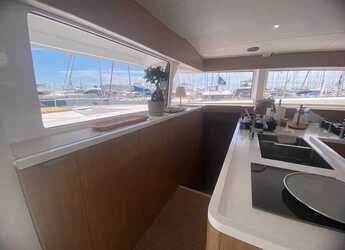 Rent a catamaran in Alimos Marina - Bali 5.8 - 6 + 2 cab.