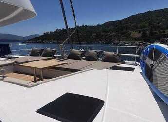 Rent a catamaran in Alimos Marina - Bali 5.8 - 6 + 2 cab.