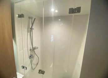 Rent a catamaran in Alimos Marina - Bali 5.8 - 6 + 2 cab.