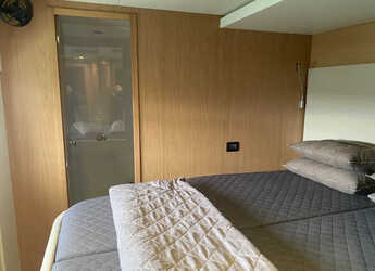 Rent a catamaran in Alimos Marina - Bali 5.8 - 6 + 2 cab.