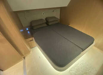 Rent a catamaran in Alimos Marina - Bali 5.8 - 6 + 2 cab.