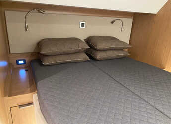 Rent a catamaran in Alimos Marina - Bali 5.8 - 6 + 2 cab.