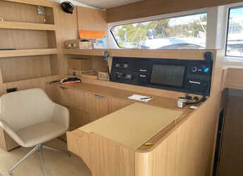 Rent a catamaran in Alimos Marina - Bali 5.8 - 6 + 2 cab.