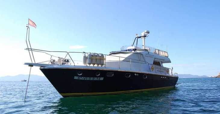 Rent a yacht in Vigo  - Gallart 13,5