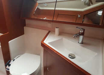 Rent a sailboat in Marina di Scarlino - Oceanis 41.1