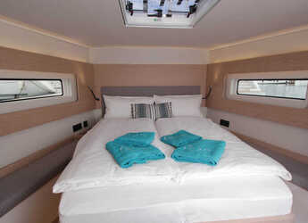 Alquilar velero en Olympic Marine - First 53