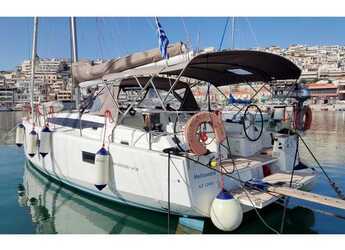 Rent a sailboat in Mikrolimano Port - Sun Odyssey 410