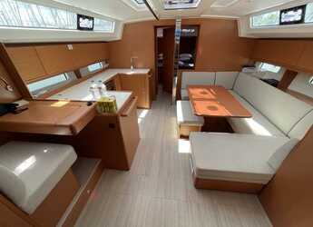Rent a sailboat in Alimos Marina - Bavaria C46