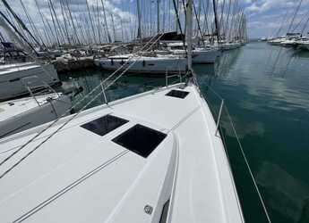Rent a sailboat in Alimos Marina - Bavaria C46